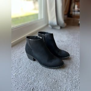American Eagle Black Ankle Boot/Bootie